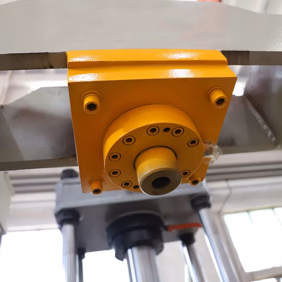 Presse hydraulique à petit portique pour atelier